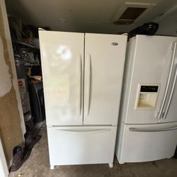WHIRLPOOL REFRIGERATOR  COLOR BLANCO  36 INCHES TRABAJA MUY BIEN 