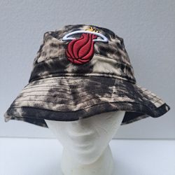 Miami Heat Hat Cap Fitted Adult Small / Medium Black MItchelle Ness Bucket Mens