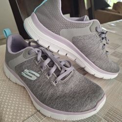 Skechers Women Size 6