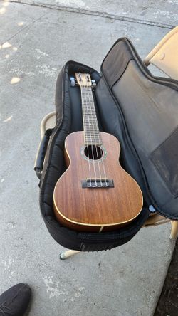 Ukelele soprano Cordoba, Natural used good condition