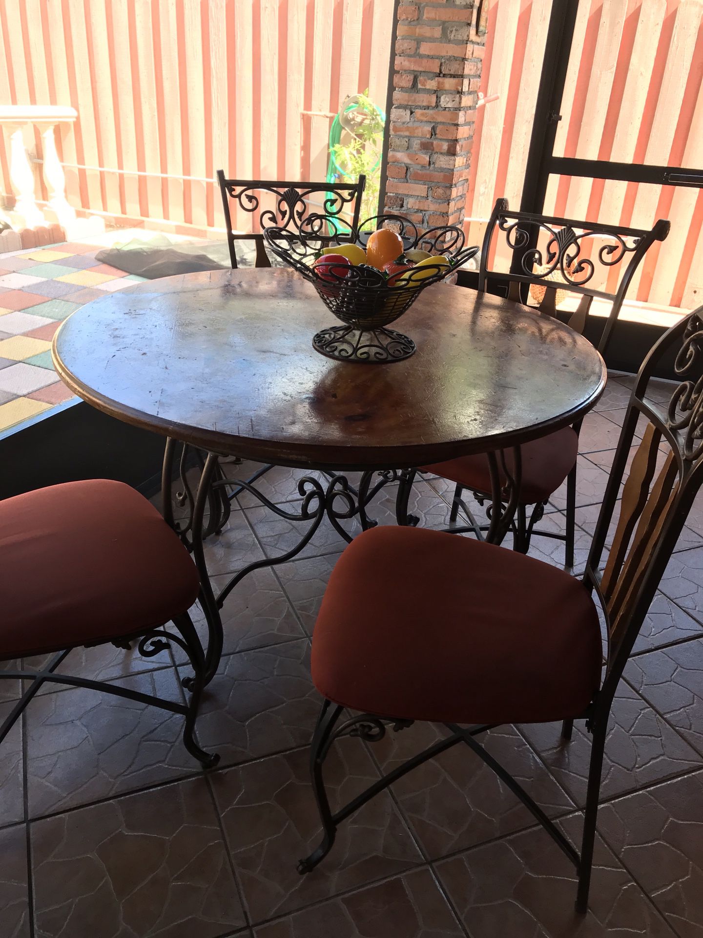 Patio table, 4 chairs, 2 bar stools