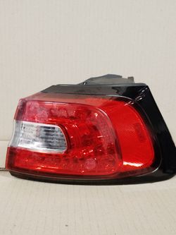 2014-2018 JEEP CHEROKEE RIGHT LED TAIL LIGHT  OEM