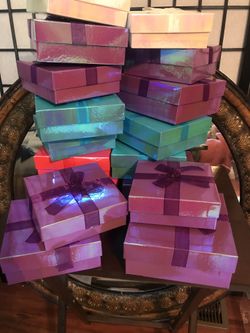 Gift box available size 5x5 and 6x6 $6 each!