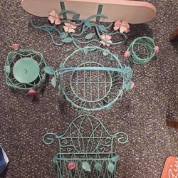 Preowned Wire Floral House Decor Set of 5 Items. Shelf, Letter Holder, Candle Holder