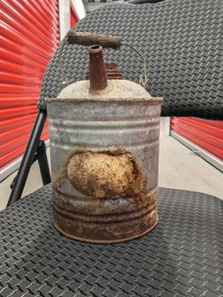 Vintage oil/kerosene can