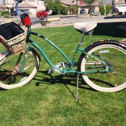 Electra Women's Beach Cruiser