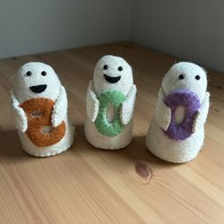 Halloween Decor 3 Felt Ghosts 