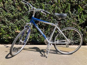 Northrock SC7 Hybrid Comfort Bike (21-Speed, 700c tires, 19.5” frame)