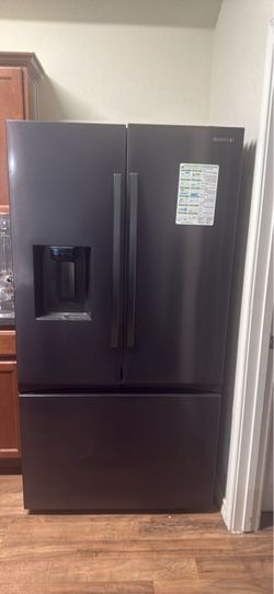SAMSUNG REFRIGERATOR FOR SALE