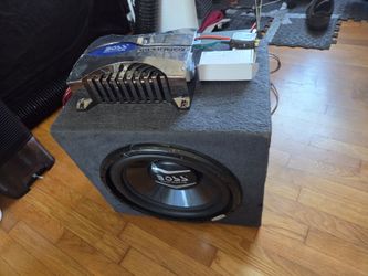 Boss Audio 12 inch Subwoofer in Carpeted Box with Amplifier