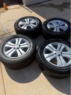 Mercedes-Benz GL 450 Continental tires