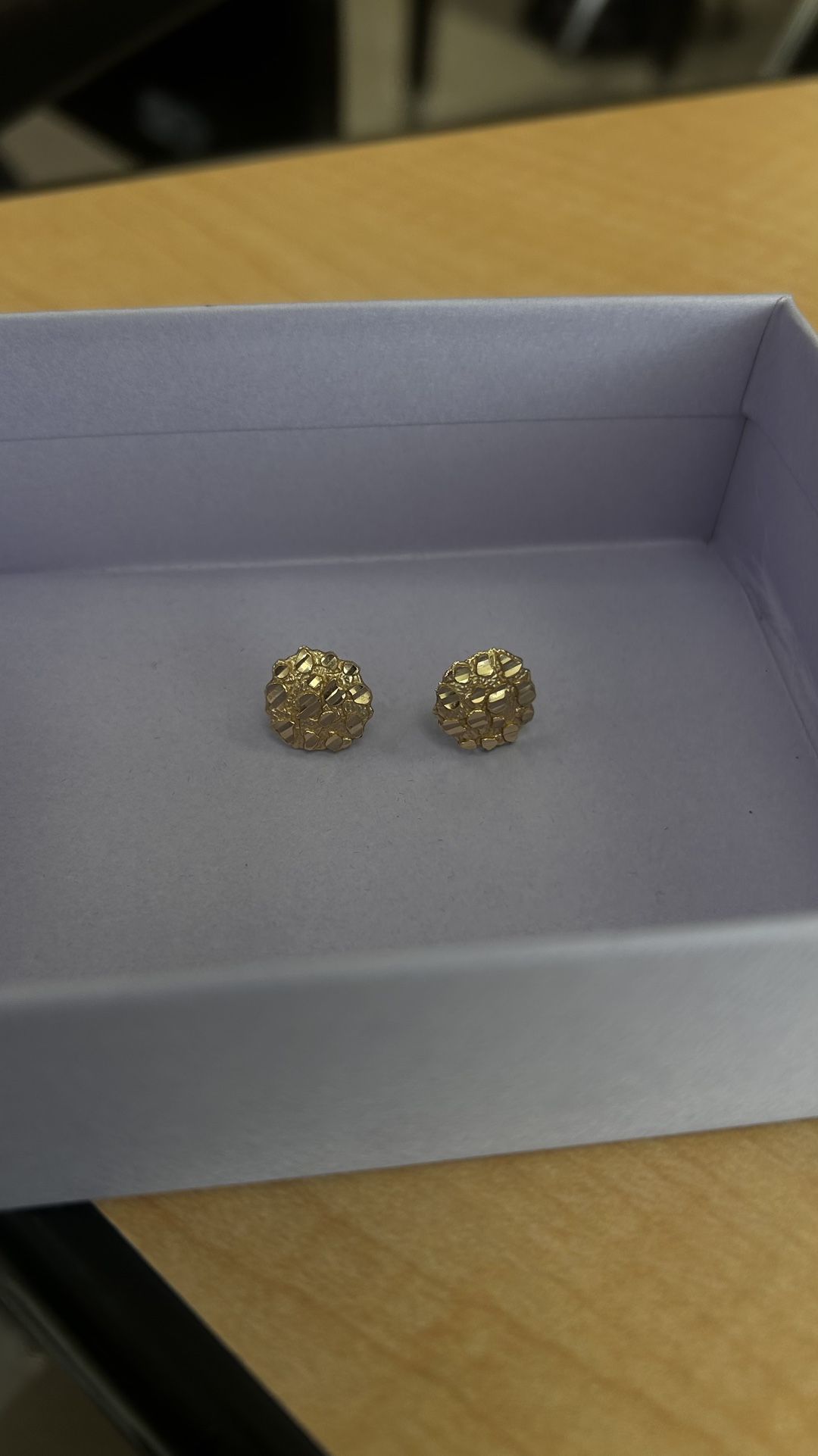 Selling 14k Gold Nugget Earrings Lmk