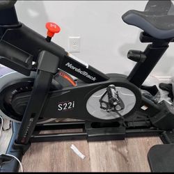 NordicTrack Commercial S22i Studio Cycle