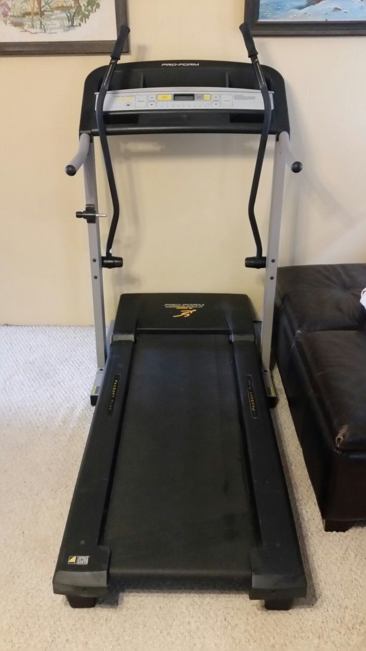 ProForm Treadmill Crosswalk 405 E for Sale in Chesapeake, VA OfferUp