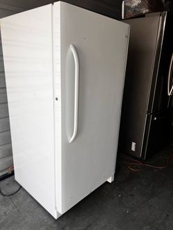 FRIGIDAIRE FREEZER  13.8