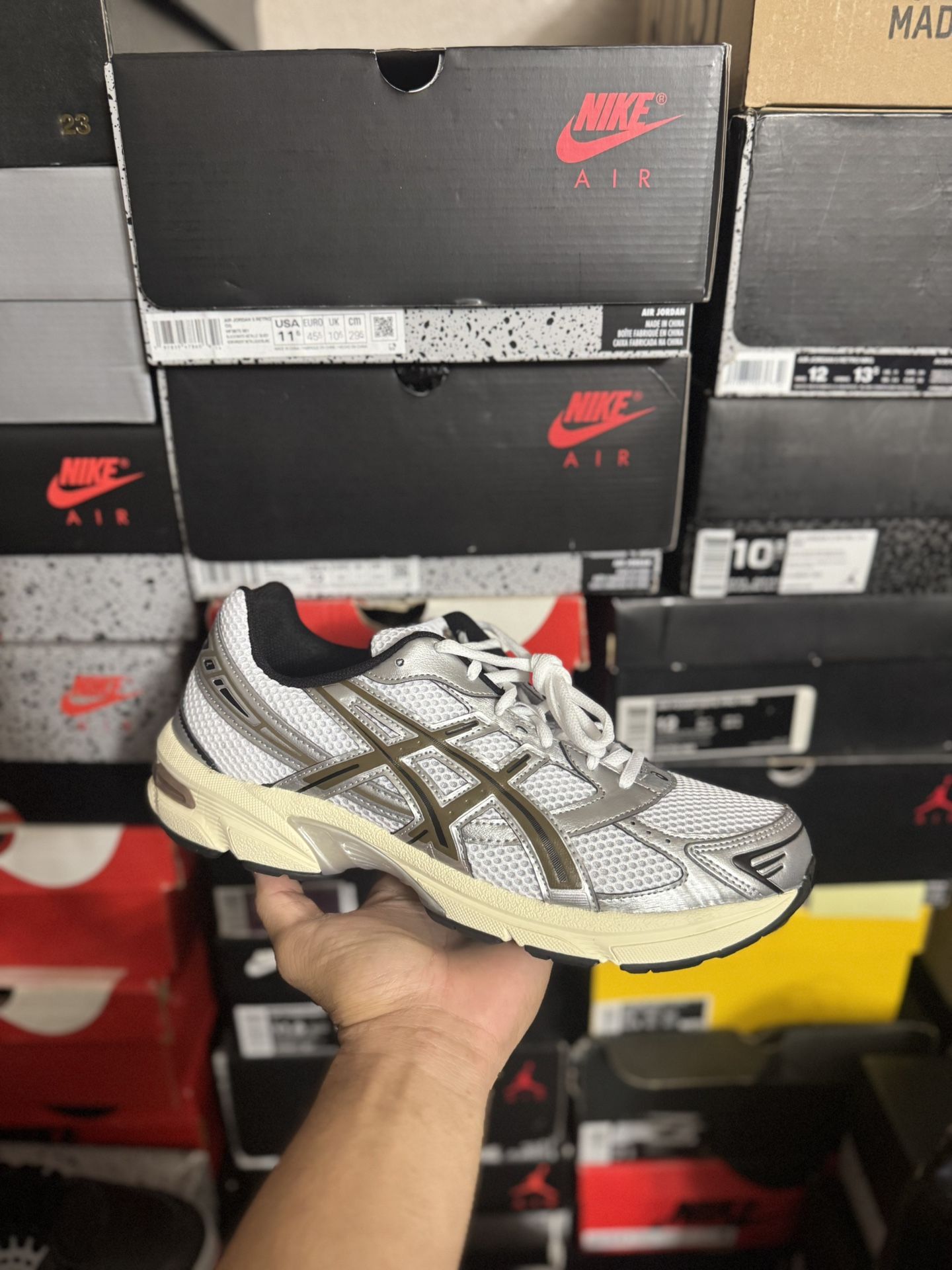 DS ASICS Gel 1130 White Clay Canyon size 11