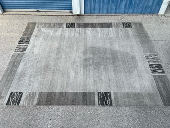 Rectangular Area Rug -( size: 10’ft x 13’ft / light gray / unique loom )- Used
