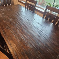 Solid Wood Dinning Table W/5 Chairs Free