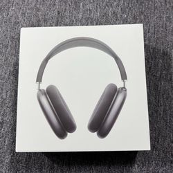 Black Airpod Pro Maxes