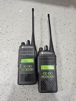 Lot of 2 MOTOROLA CP185 UHF 4W 16CH Two Way Radios