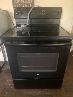 For sale (stove, 50” Roku, 55” LG smart tv)