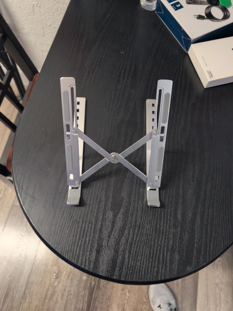 Soporte Eronómico Para Laptop Marca TARGUS