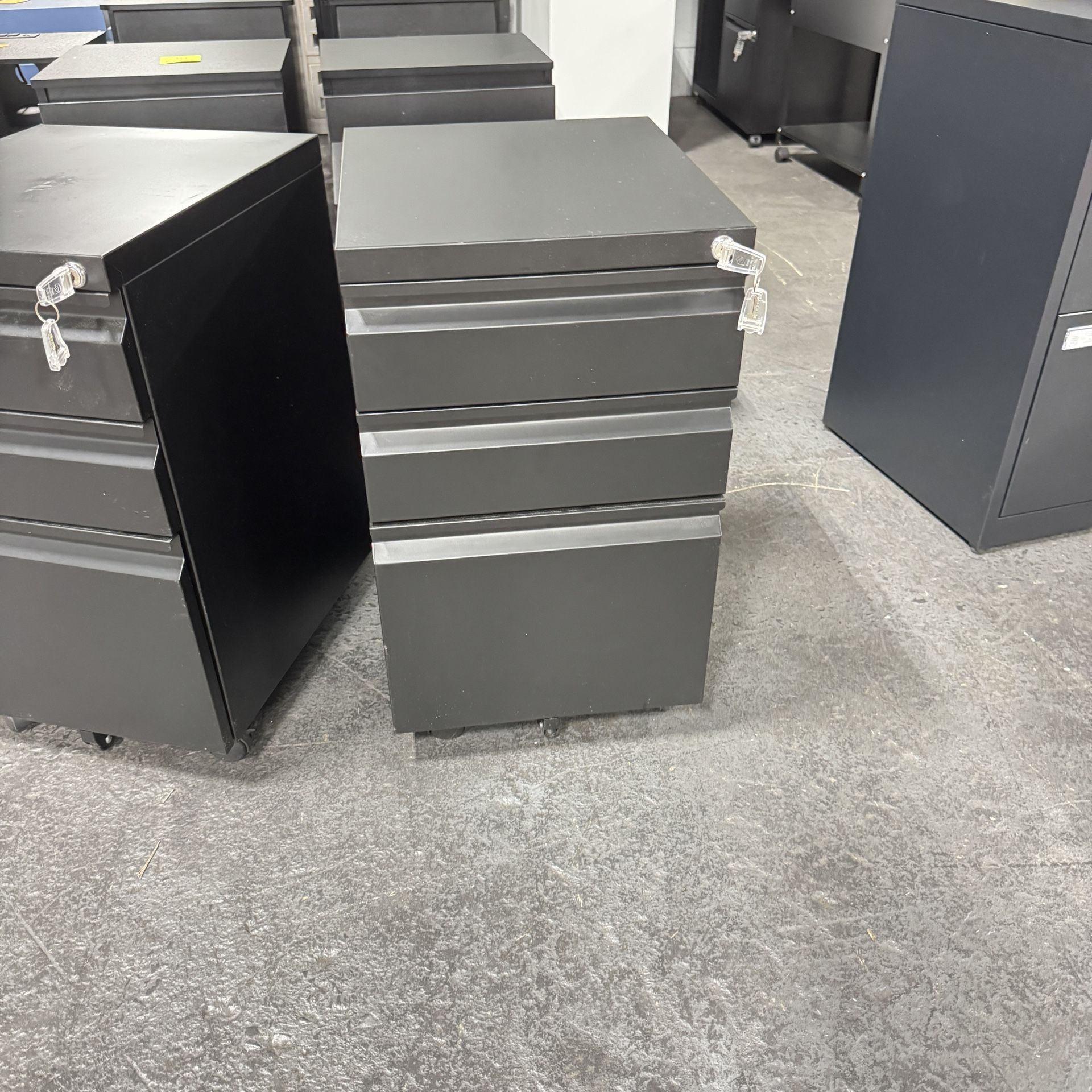 Letaya 3 Drawer Mobile File Cabinet with Lock,Under Desk Metal Filing Cabinets for Home Office Organizer Letters/Legal/A4((Fully Assembled-Black)