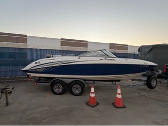 Yamaha SX230 jet boat