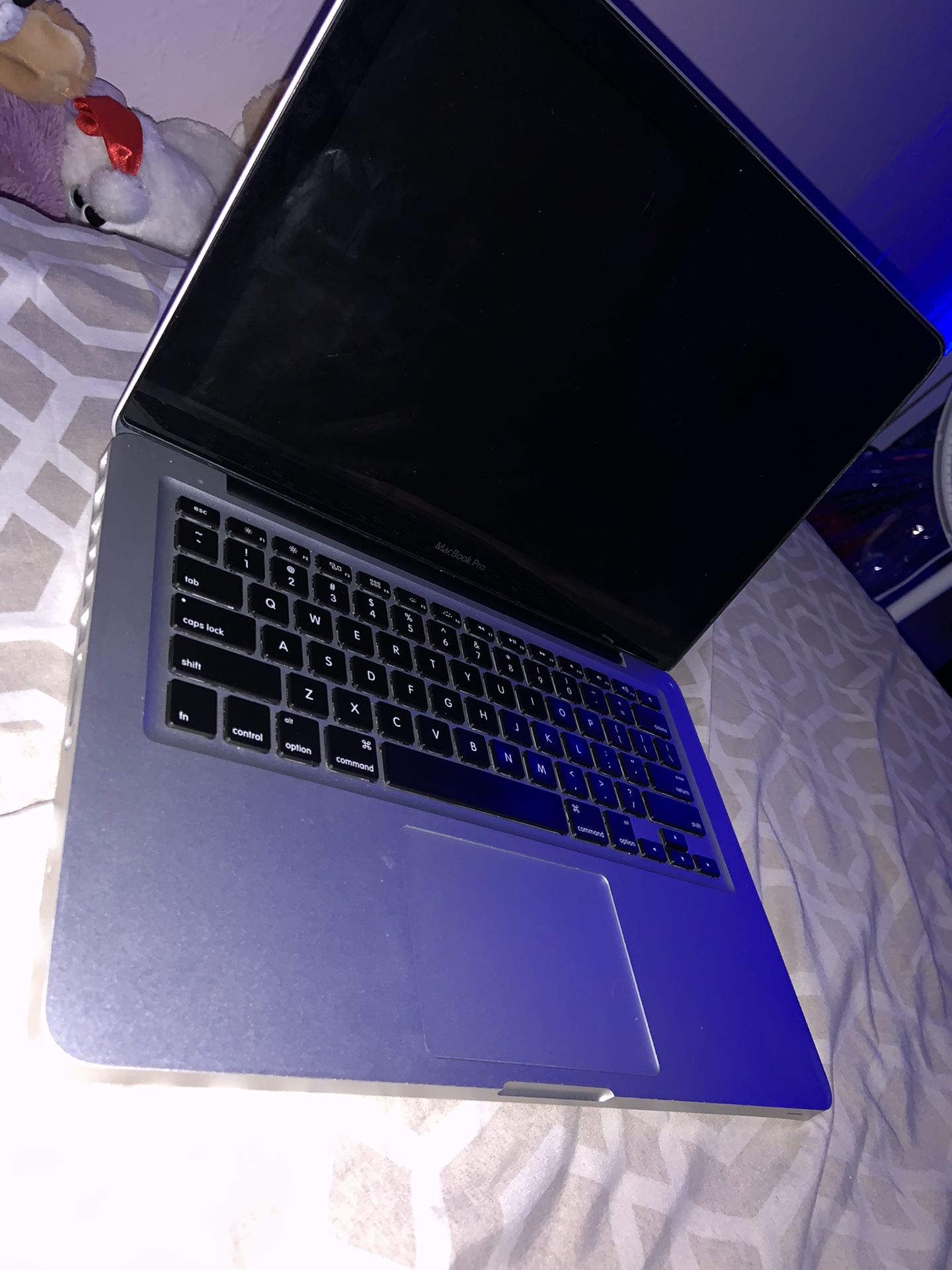 Apple laptop