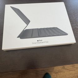 Apple Smart Keyboard Folio for iPad Pro 11” (1st & 2nd Gen) – Great Condition!