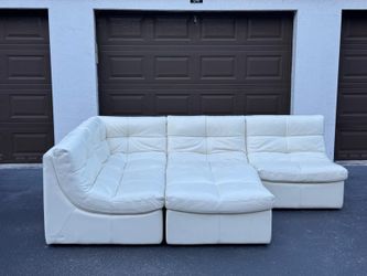 Sofa/Couch Sectional - Leather - Delivery Available 🚛
