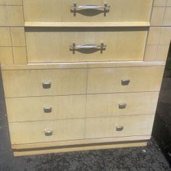 Wooded Dresser 4 Sale!