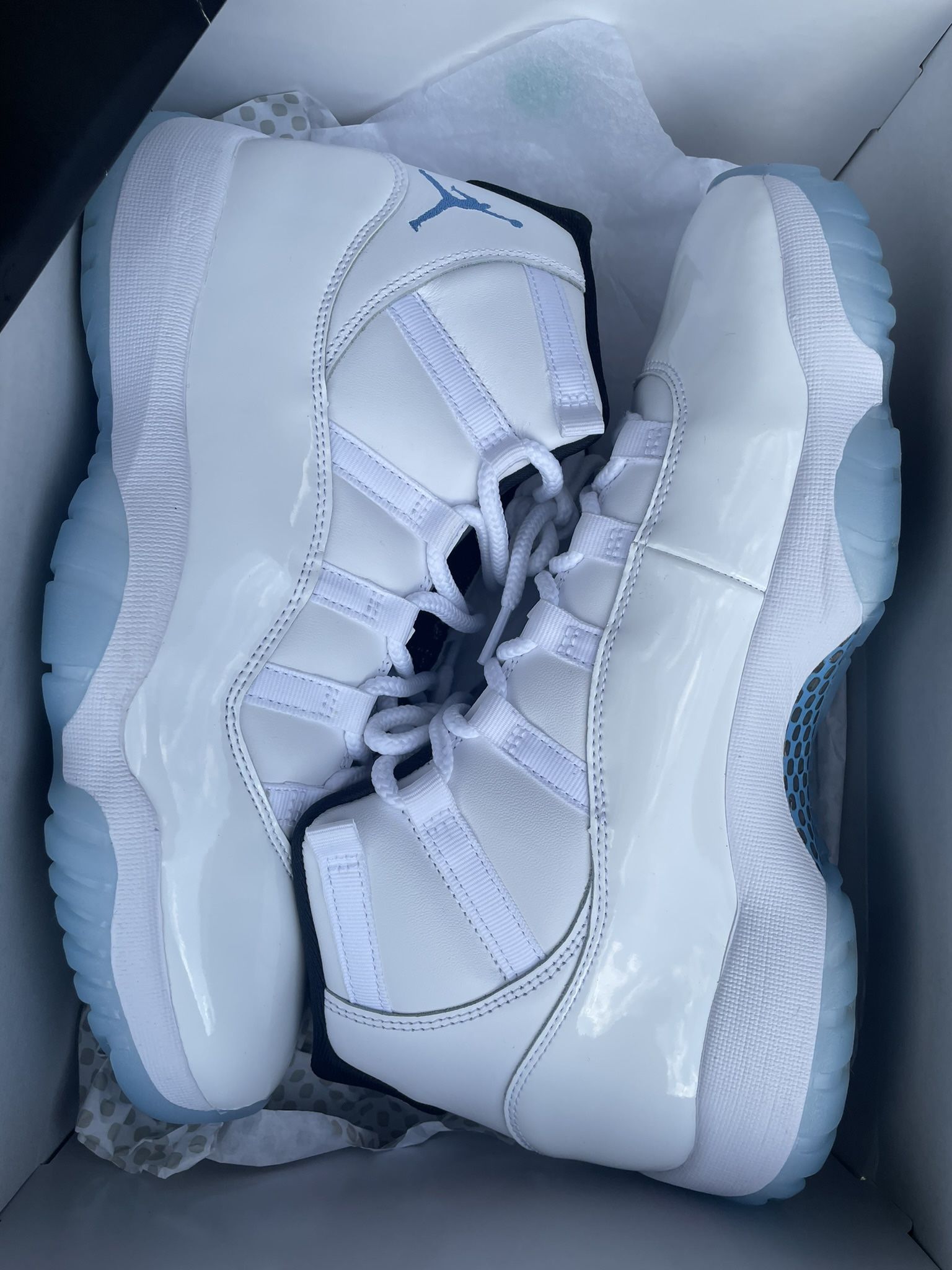 Jordan 11 Retro Legend Blue