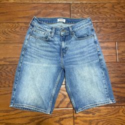 Levi Jorts