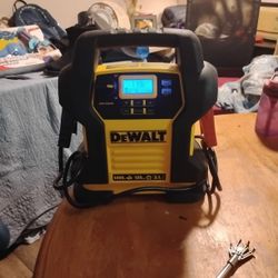 DeWALT 1400 & 120psi &3.1 Adapter Charging Port