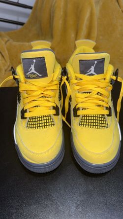 Air Jordan 4 Lightning Yellow Sneakers 6y