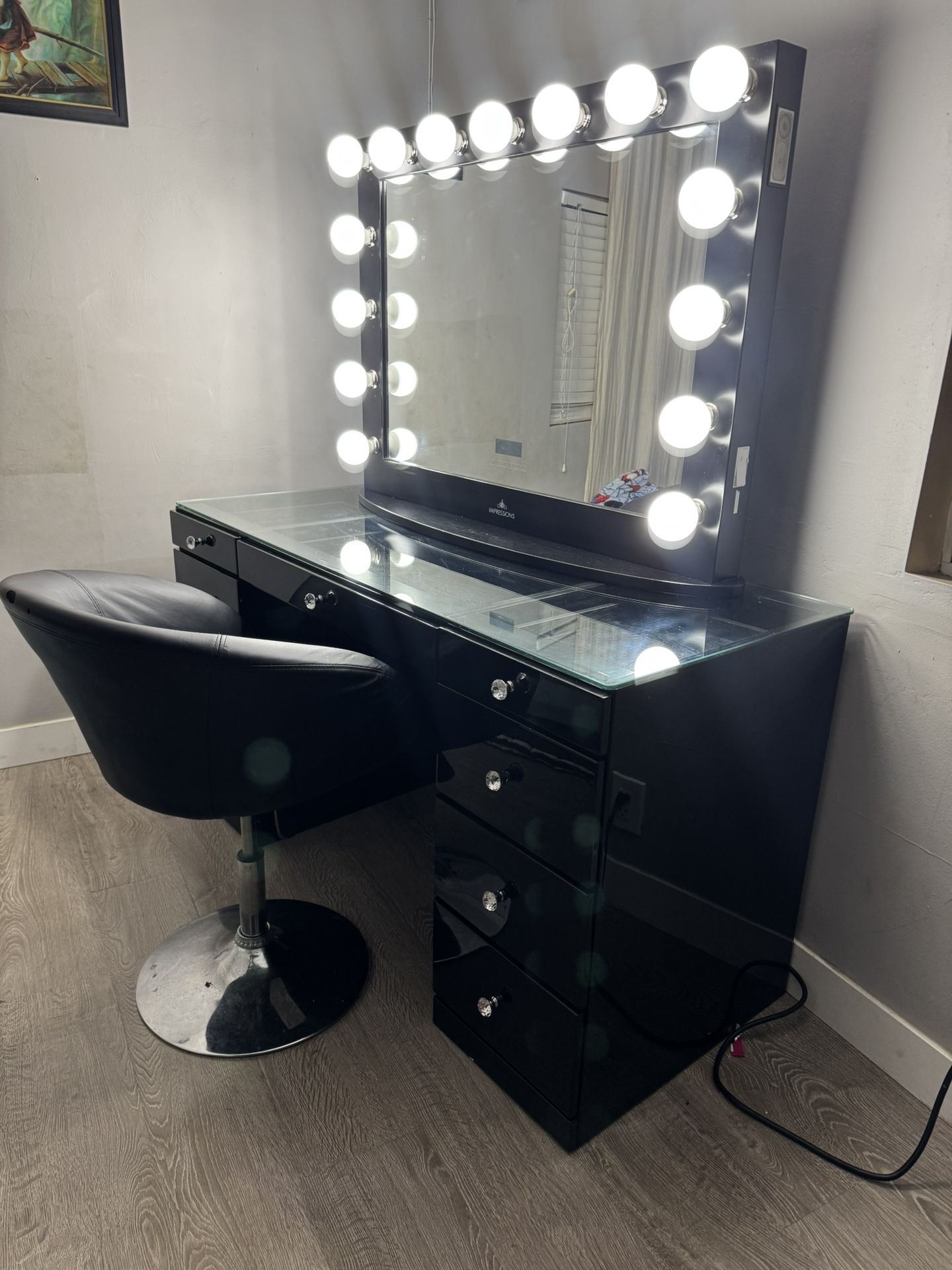 Vanity Marca IMPRESSIONS color Negro