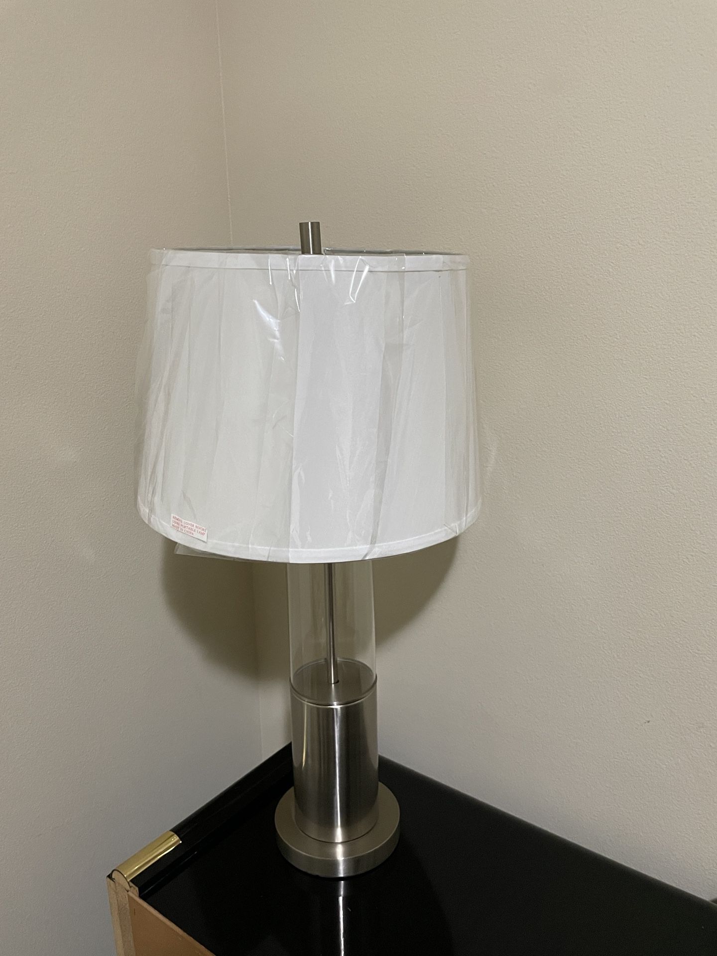 2 Bedside Lamps