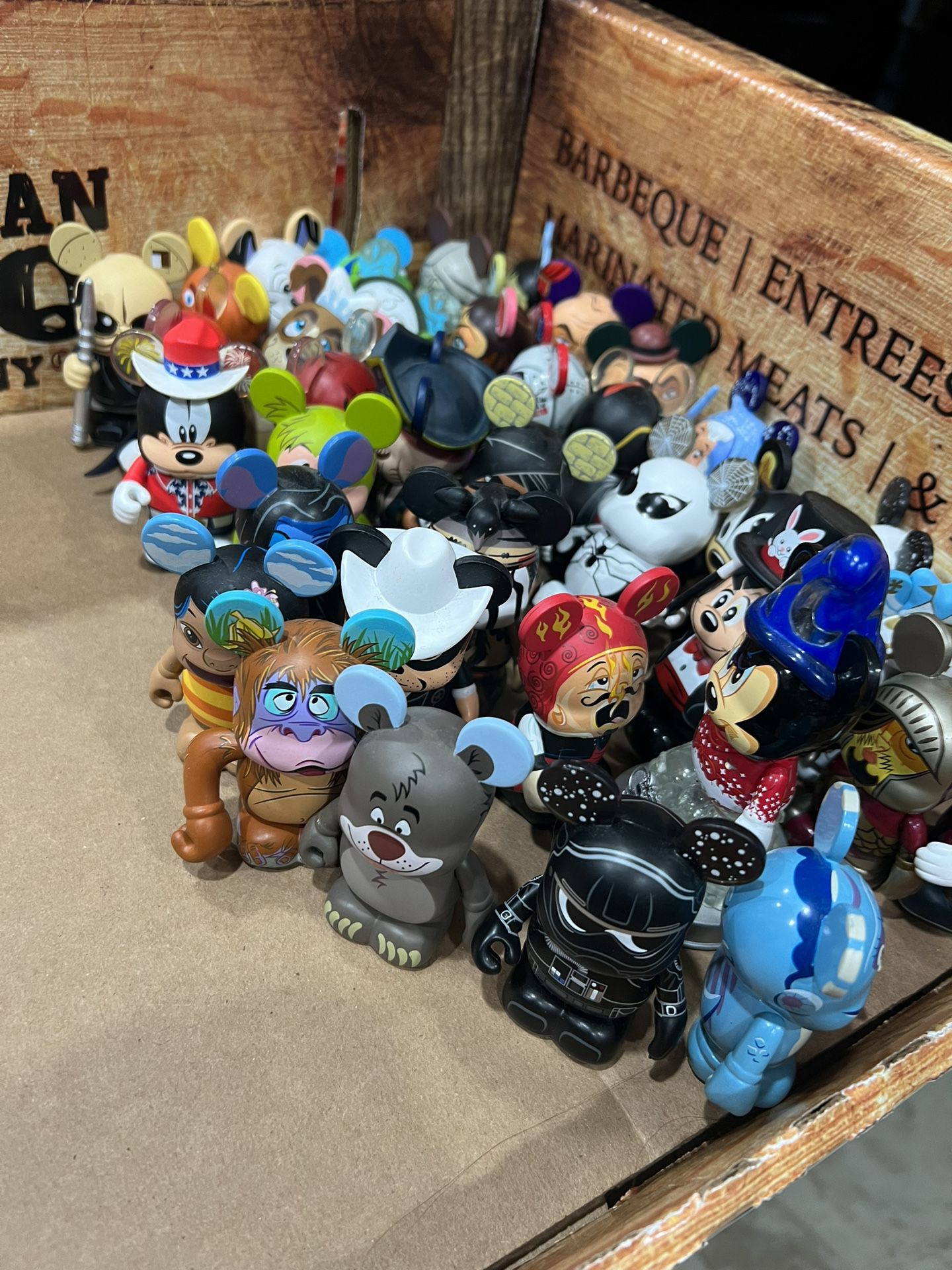30 Plus Disney Vinymations Figurines