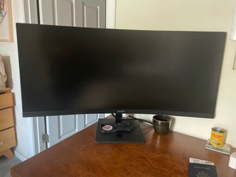 32’ in curved gaming monitor