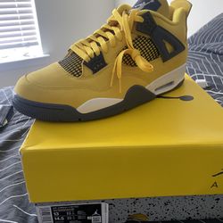 Air Jordan 4 Retro “Lightning” 