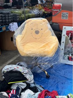 Impressions vanity Winnie the Pooh swivel chair