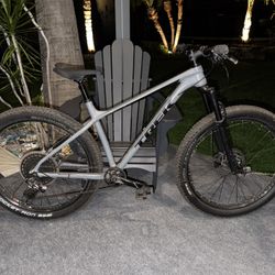Trek Roscoe 8 Mountain Bike