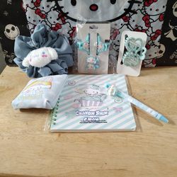 Hello Kitty Cinnamon roll Set $14  