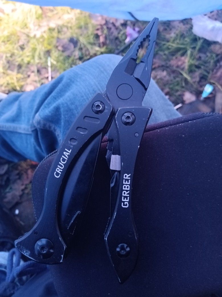 Gerber Gear Crucial EDC Multitool Pocket Knife with Clip and Strap Cutter for Camping and Survival, Black