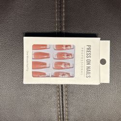 24 Pieces Press On Nails 