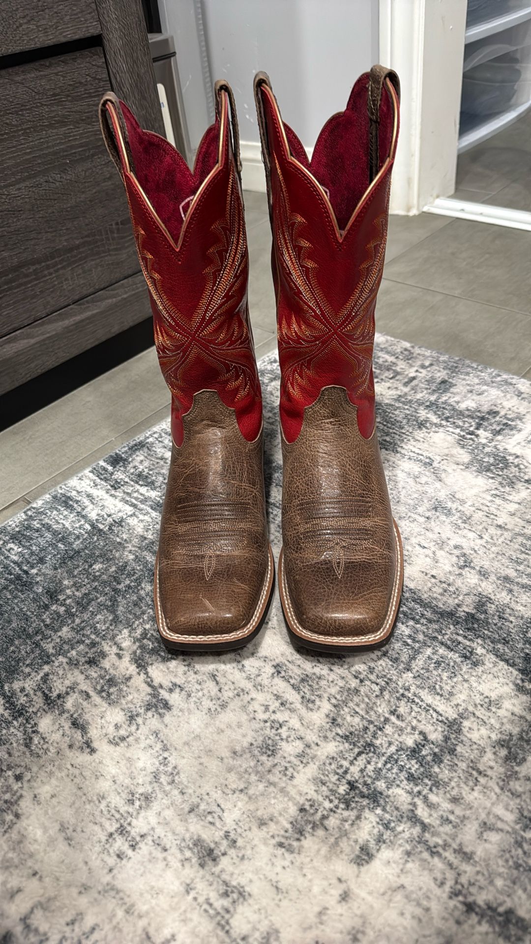 Ariat Cowgirl Boots Women’s Size 9 B