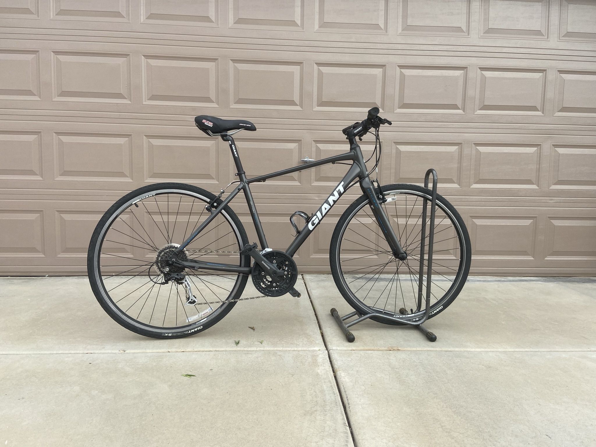 【GIANT 】Escape Air 2014 size Ｓ 2014 Giant Escape 1 hybrid bicycle (Size M) for Sale in Glendale
