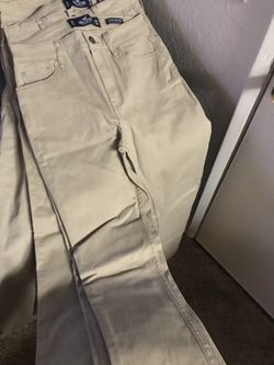 Kakhi pants