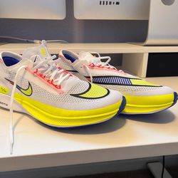 Brand New Nike Men’s 11.5 Running Shoes